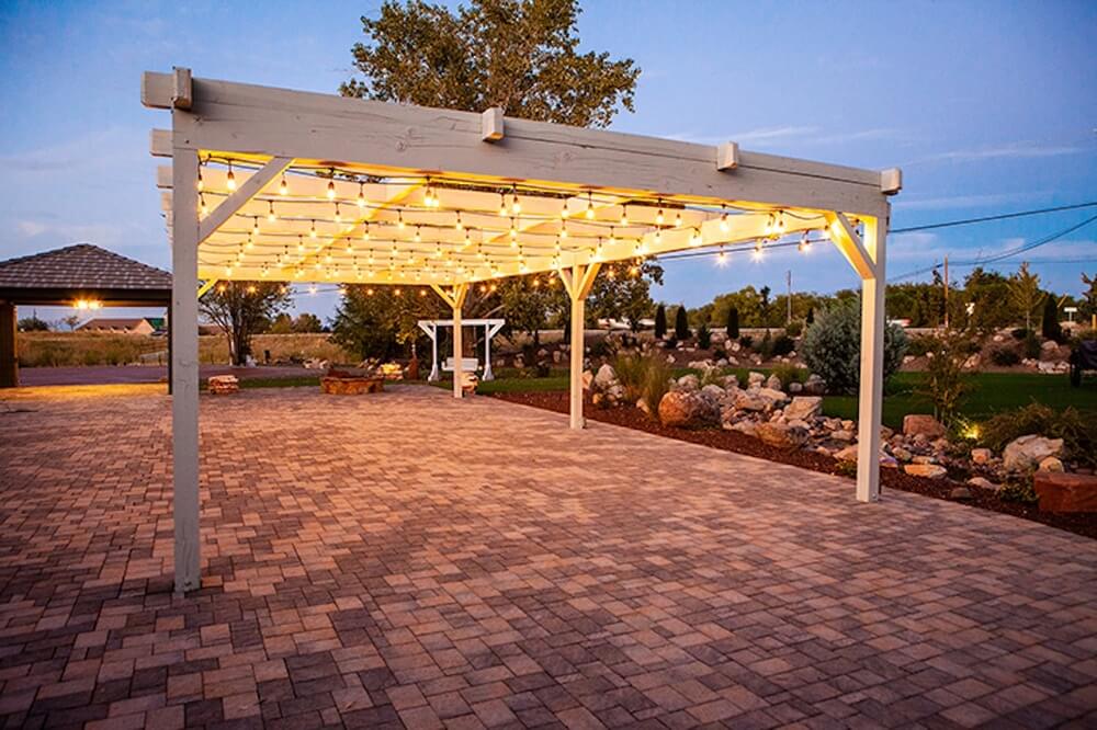 landscaping-service-pergola-lighting-zebrascapes-village-of-oak-creek-az