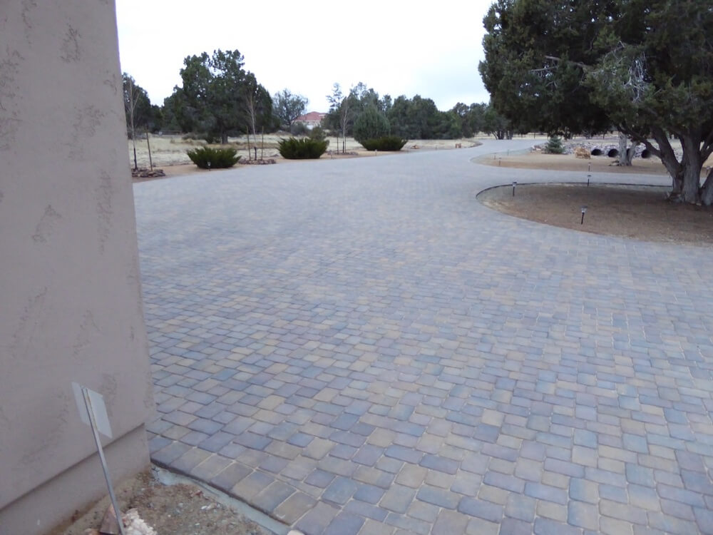 landscaping-services-paved-driveway-zebrascapes-clarkdale-az