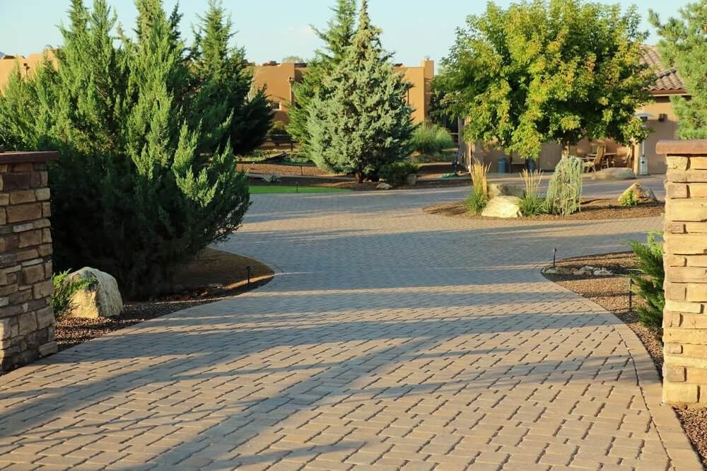 landscaping-services-paved-walkway-zebrascapes-cottonwood-az