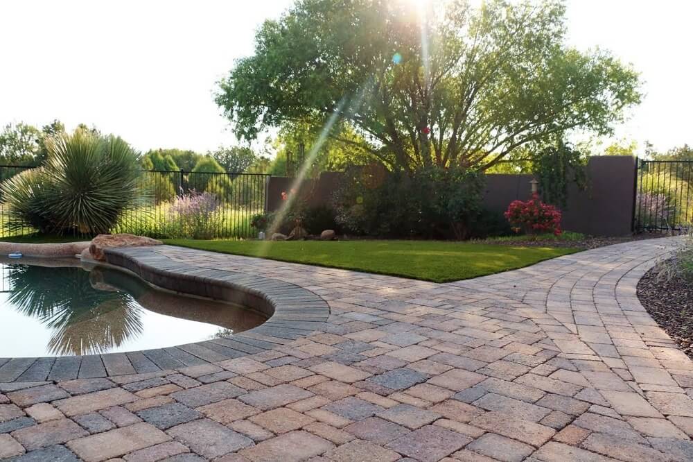 landscaping-services-pool-pathway-zebrascapes-clarkdale-az